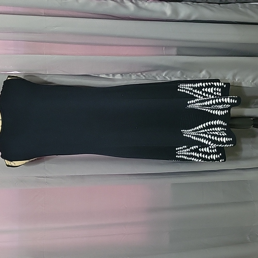 Dress - Picture 3 of 5